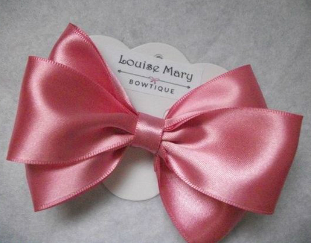 Laços Assimétricos: Um Toque Moderno e Ousado - inspiração 1