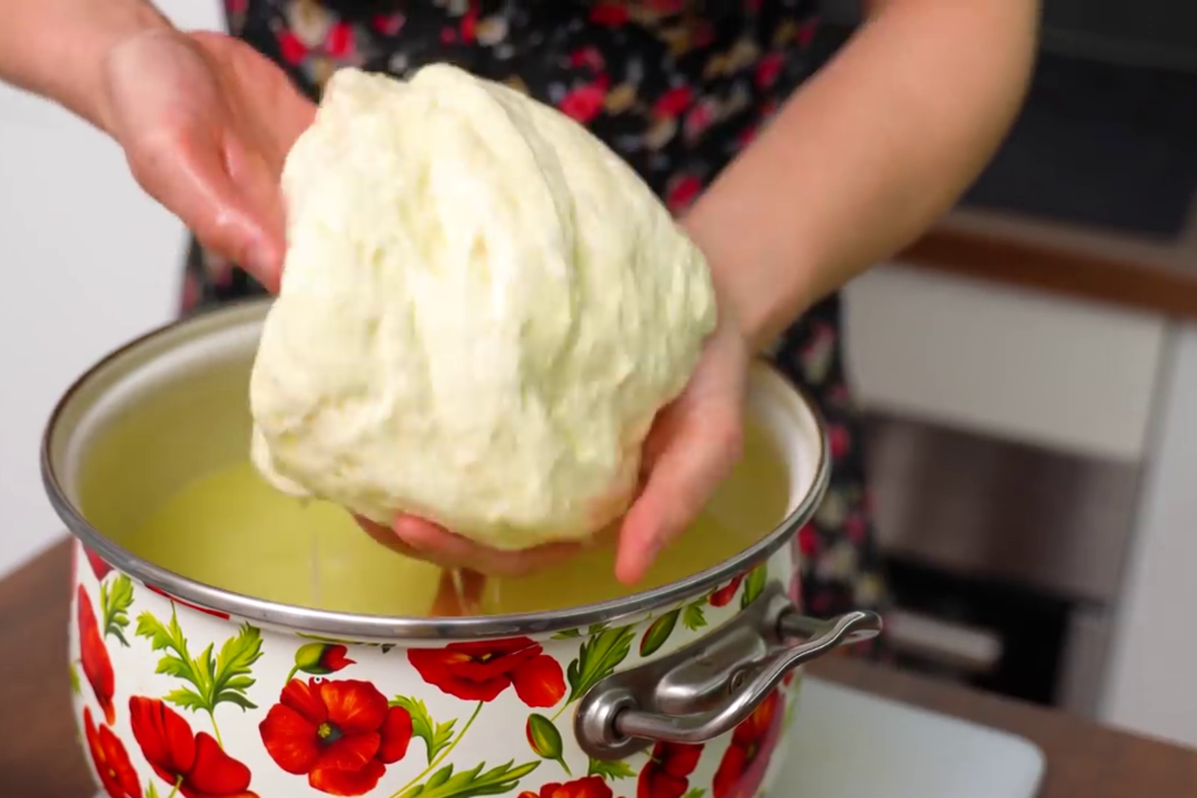 A Pingo D'água: A Arte de Separar o Soro da Massa Queijosa - inspiração 2