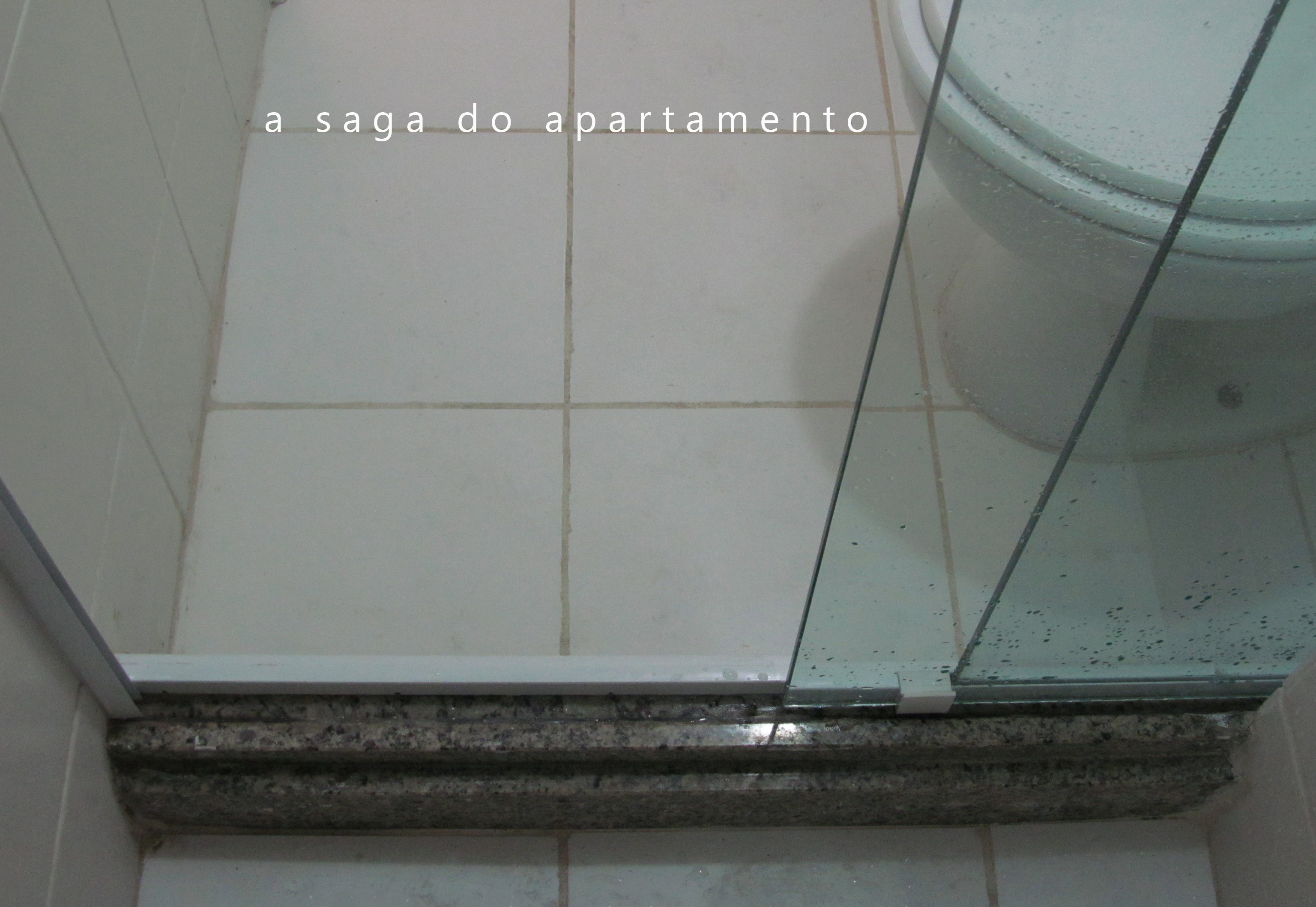 Vedando as Frestas nas Portas do Box - inspiração 1