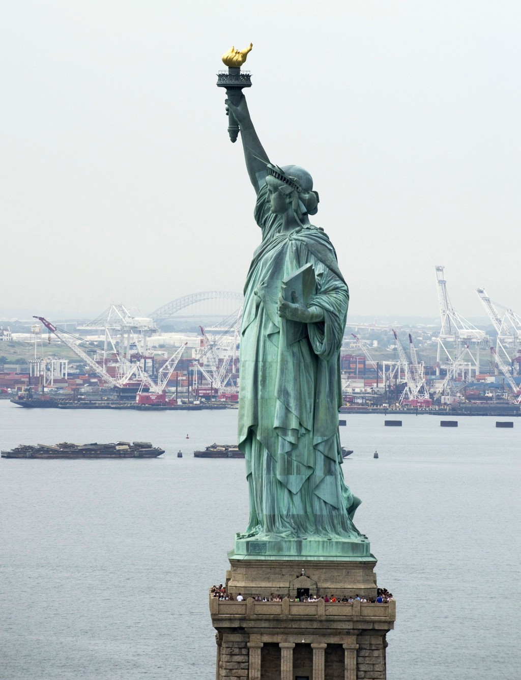 O Reflexo Perfeito: Use a Água como Espelho para Composição Única - inspiração 1