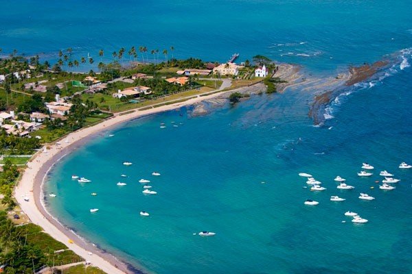Praias Imperdíveis: Da Calmaria de Ponta de Areia à Agitação de Manguinhos - inspiração 1