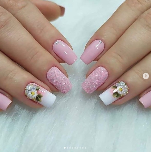 Nanquim Moderno: Flores em Preto e Branco com Atitude - inspiração 1