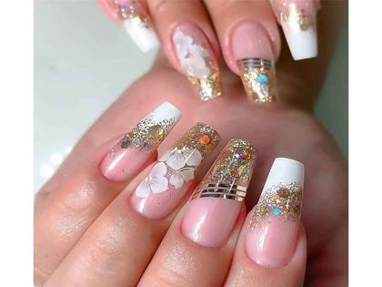 Tendências Futuras para Unhas Encapsuladas com Glitter - inspiração 1
