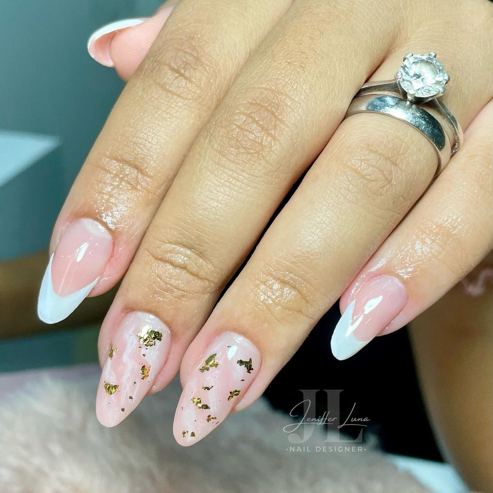 Tendências Futuras para Unhas Encapsuladas com Glitter - inspiração 2