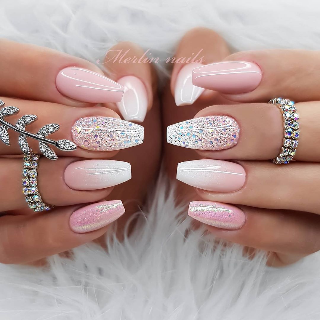Unhas Encapsuladas com Glitter: Inspirações em Diferentes Formatos de Unha - inspiração 2