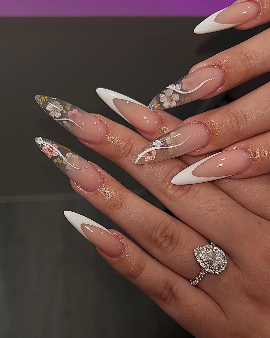 A Combinação Perfeita: Glitter com Outras Técnicas de Nail Art - inspiração 2