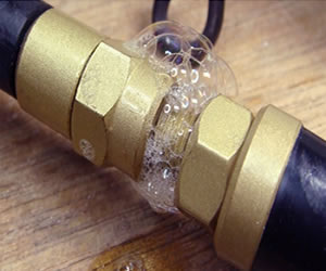 A Mangueira e o Regulador: Fique Atenta a Rachaduras e Conexões Frouxas - inspiração 1