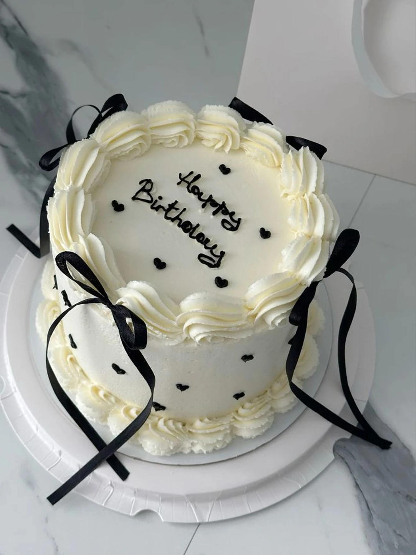 decoração dourada vs azul marinho para 82 anos