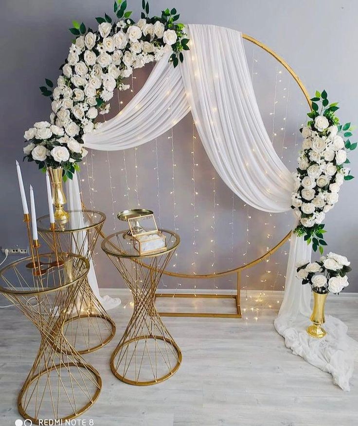 decoração dourada vs azul marinho para 82 anos