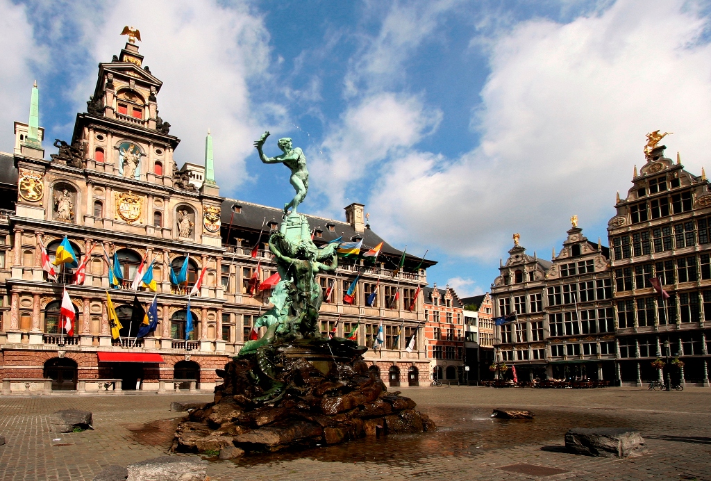 A lenda de Brabo e a mão: O que significa o nome Antuérpia?
