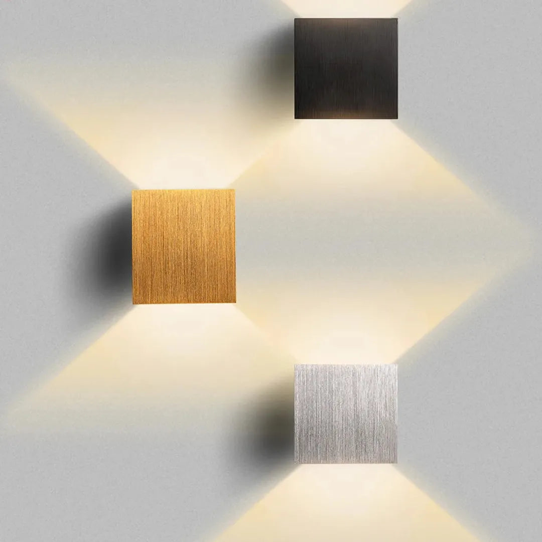 Arandela externa para muro com luz fria (6000K)