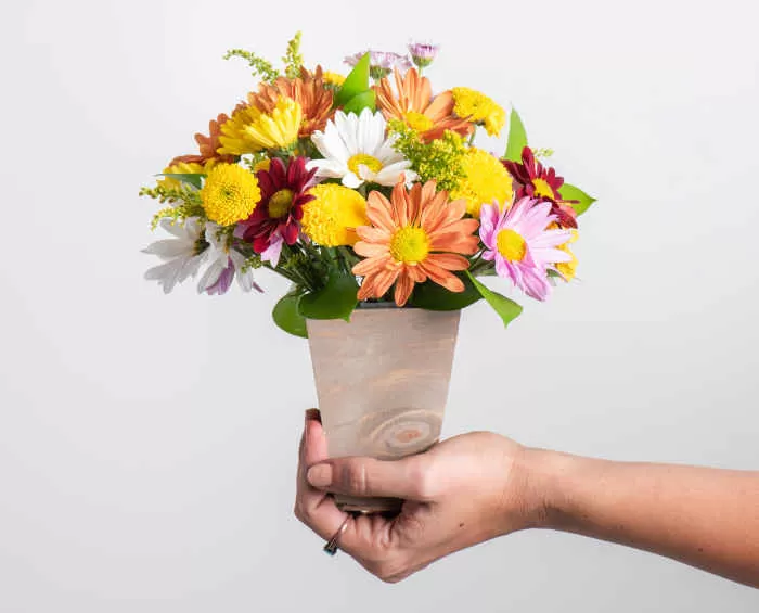 ideias arranjos de flores para sala