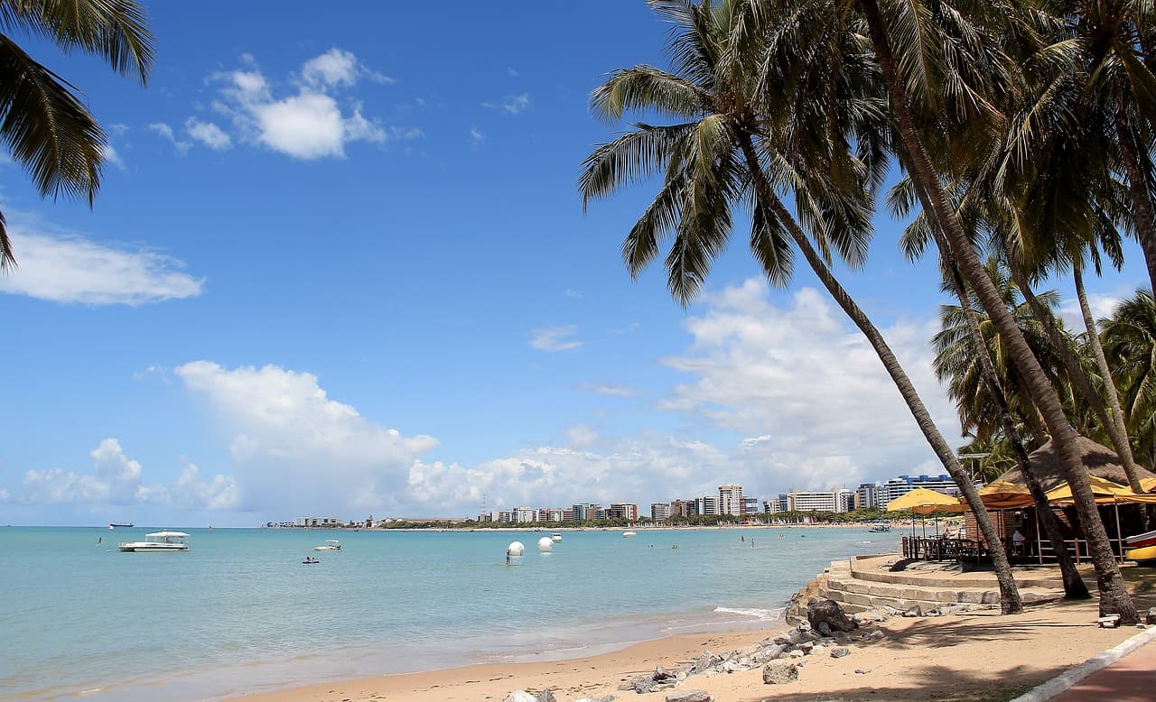 Dicas Essenciais para Visitar as Praias de Maceió: Marés e Balneabilidade