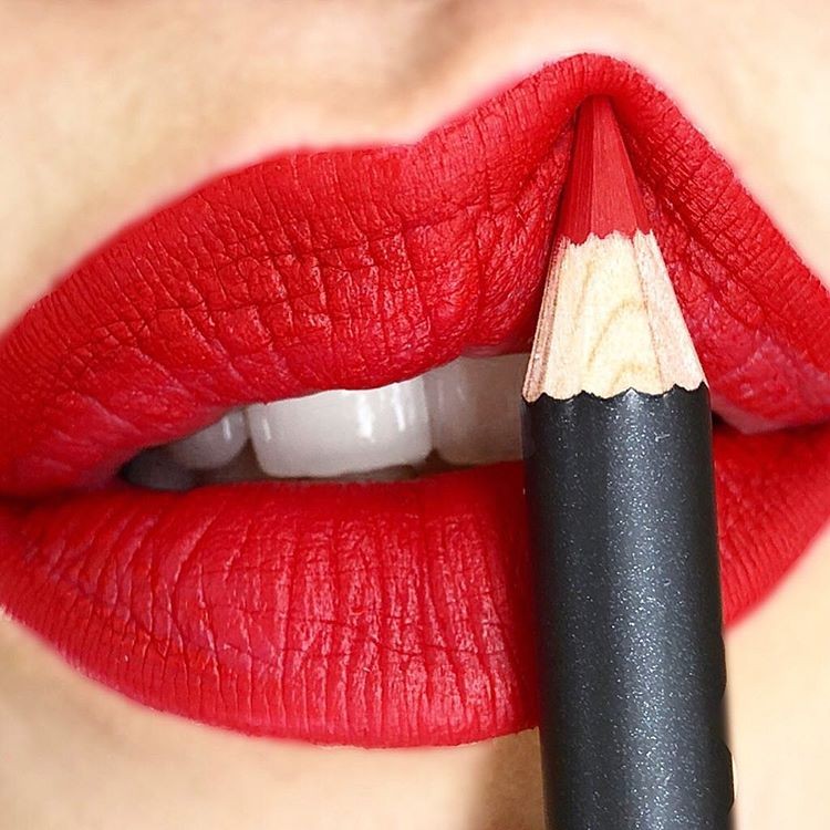 Maquiagem Duradoura: Dicas para Fazer o Batom Matte Durar Mais