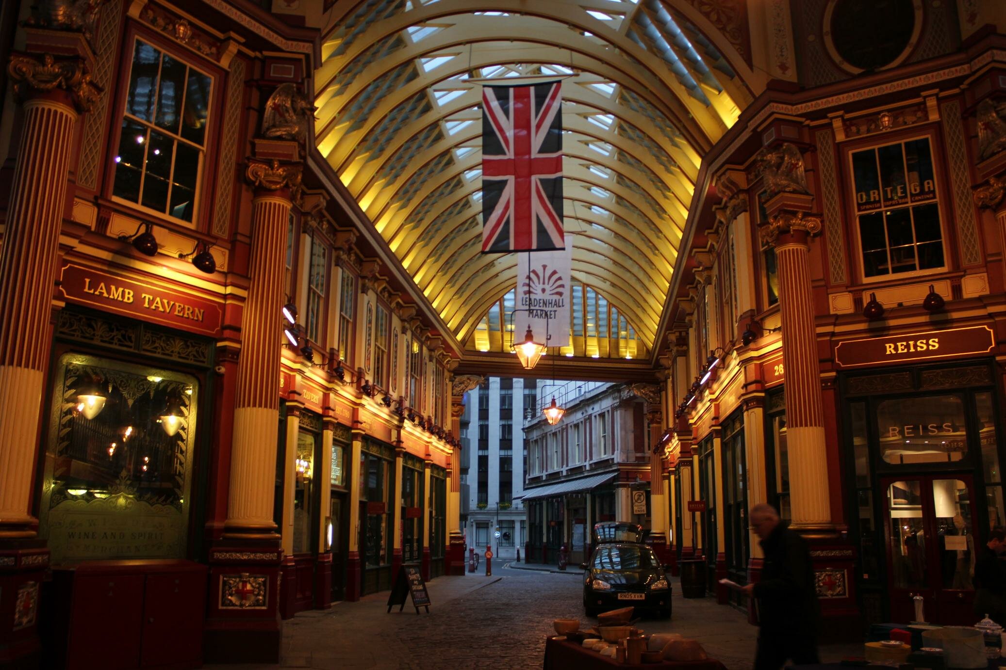 Desvendando os Segredos das Lojas Mais Famosas do Beco Diagonal Fictício