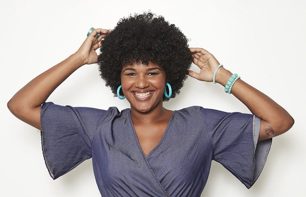 5 ideias de títulos:
1. Big Chop: O Guia Completo para o Grande Corte
2. Cortes de Cabelo para Big Chop: Inspire-se!
3. Pós-Big Chop: Cuidados Essenciais para Cabelos Naturais
4. Transição Capilar: Tudo Sobre o Big Chop e Seus Estilos
5. Big Chop: Transformação e Empoderamento Capilar