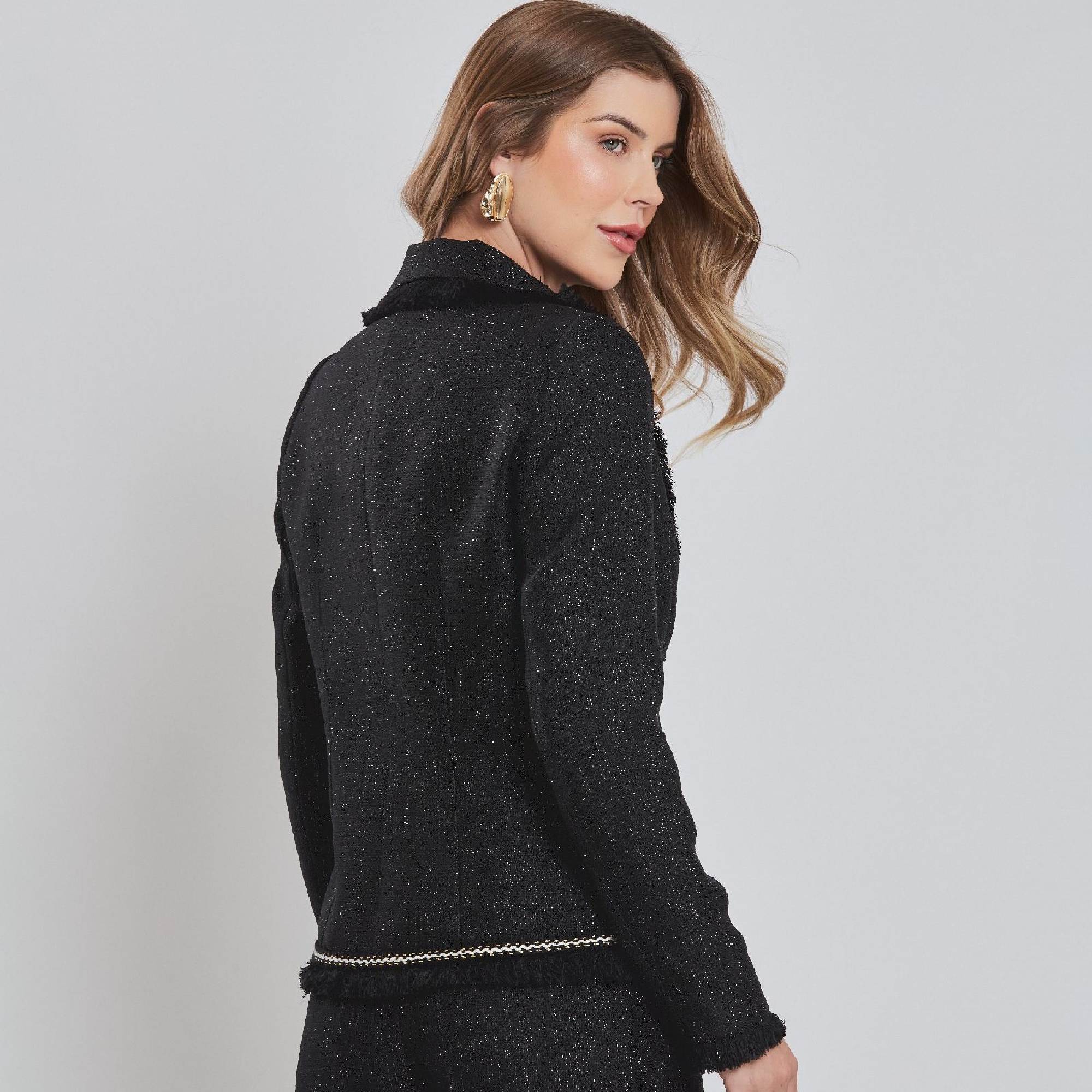 Blazer de tweed: do casual ao formal, um guia completo