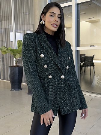 Blazer de tweed: a peça chave para um guarda-roupa elegante