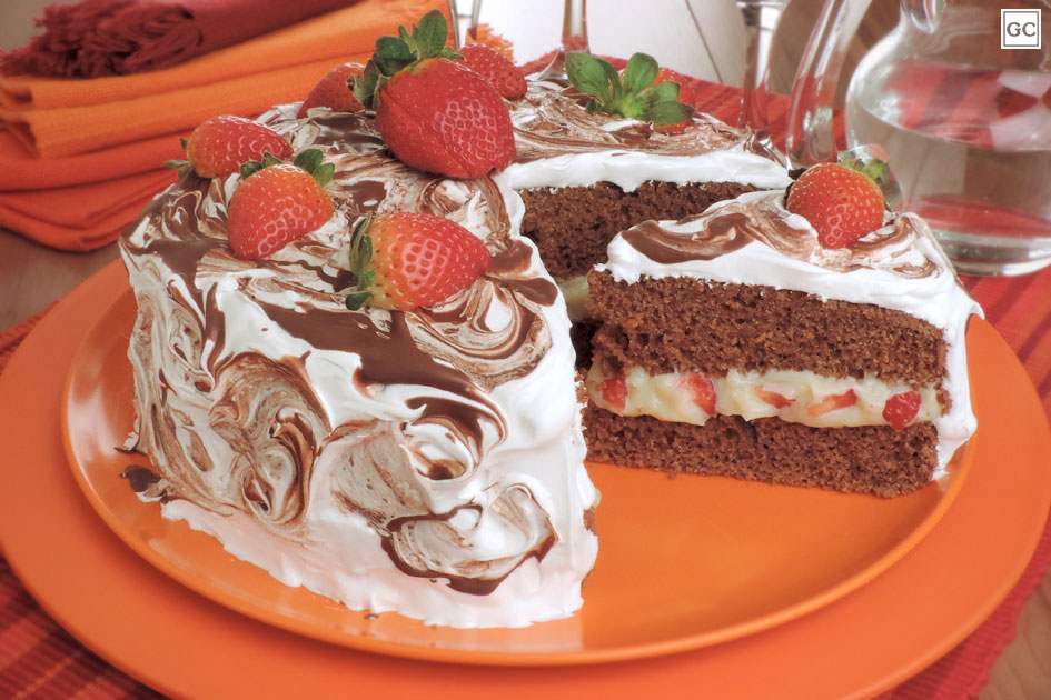 bolo de chantilly com morango