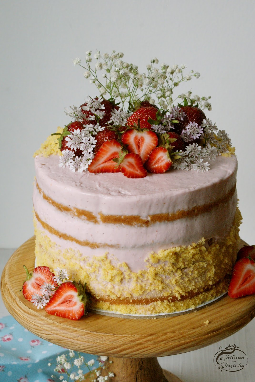 naked cake de morango