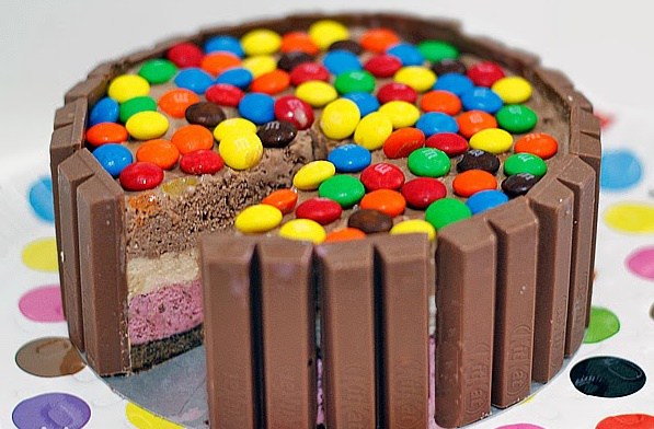 Bolo Kit Kat Quadrado Temático: Inspirações para Festas