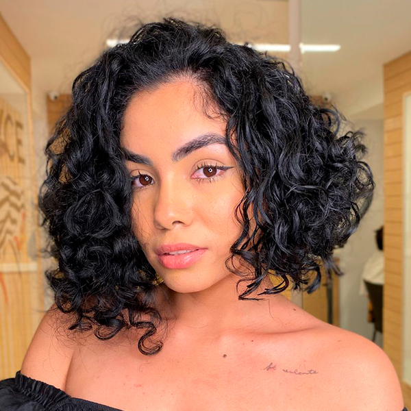 5 ideias de títulos:
1. Corte em Camadas para Cabelos Cacheados: O Guia Completo
2. Transforme Seus Cachos: Benefícios do Corte em Camadas
3. Tipos de Camadas para Cabelos Cacheados: Qual Escolher?
4. Corte a Seco para Cachos: A Técnica que Faz a Diferença
5. Manutenção do Corte em Camadas: Dicas para Cachos Perfeitos