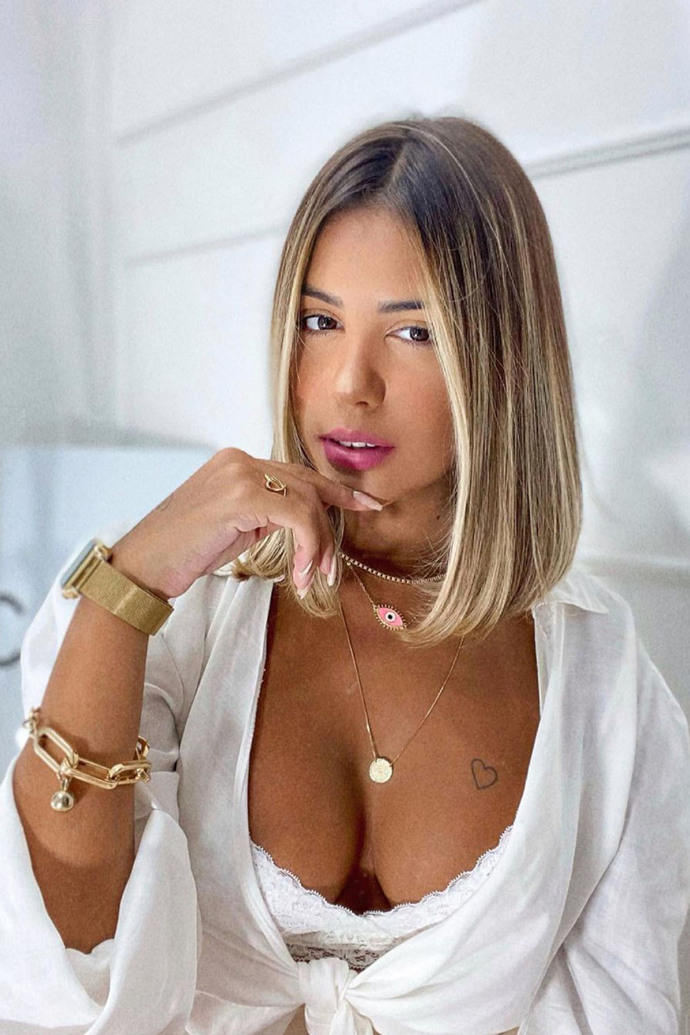 cabelo curto com luzes liso