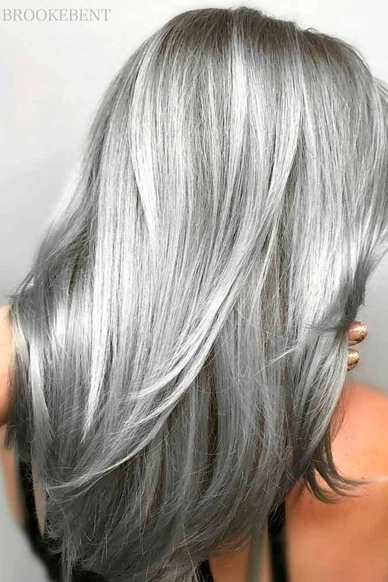 Cuidados e Dicas Essenciais
4. Transformação Platinada: Como Conseguir e Manter o Loiro Perfeito em Cabelos Curtos
5. Cabelo Curto Platinado: Inspirações e Cuidados para um Estilo Inconfundível