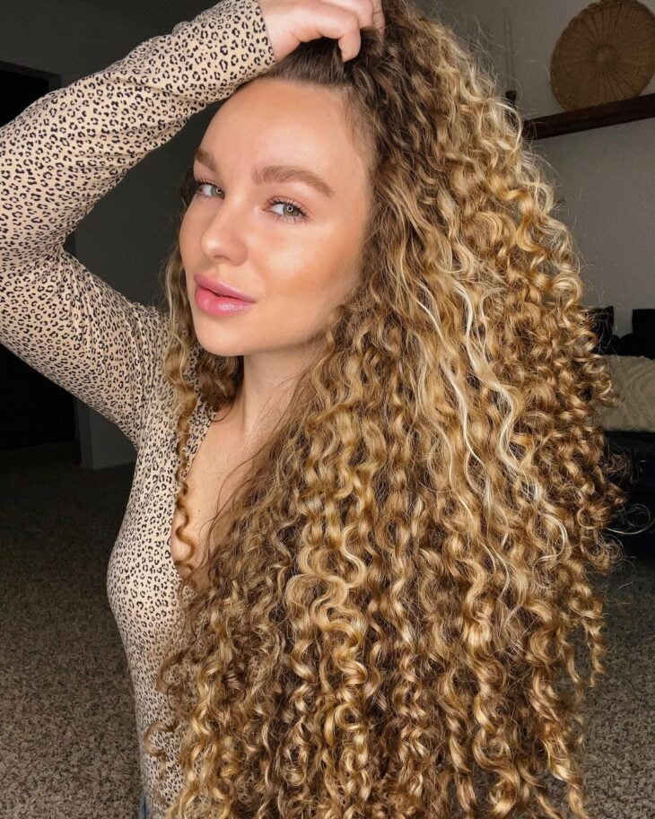 cabelo cacheado longo 2026