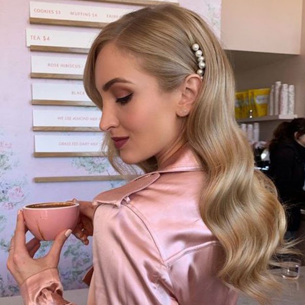 penteado de trança lateral para madrinha de casamento