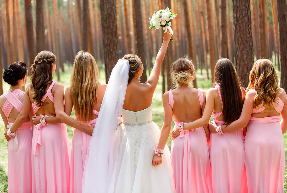 erros comuns ao escolher penteado de madrinha cabelo longo