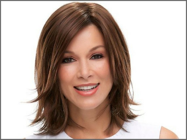 Cabelo Médio Desfiado: Qual o Melhor Tipo para o Seu Rosto?