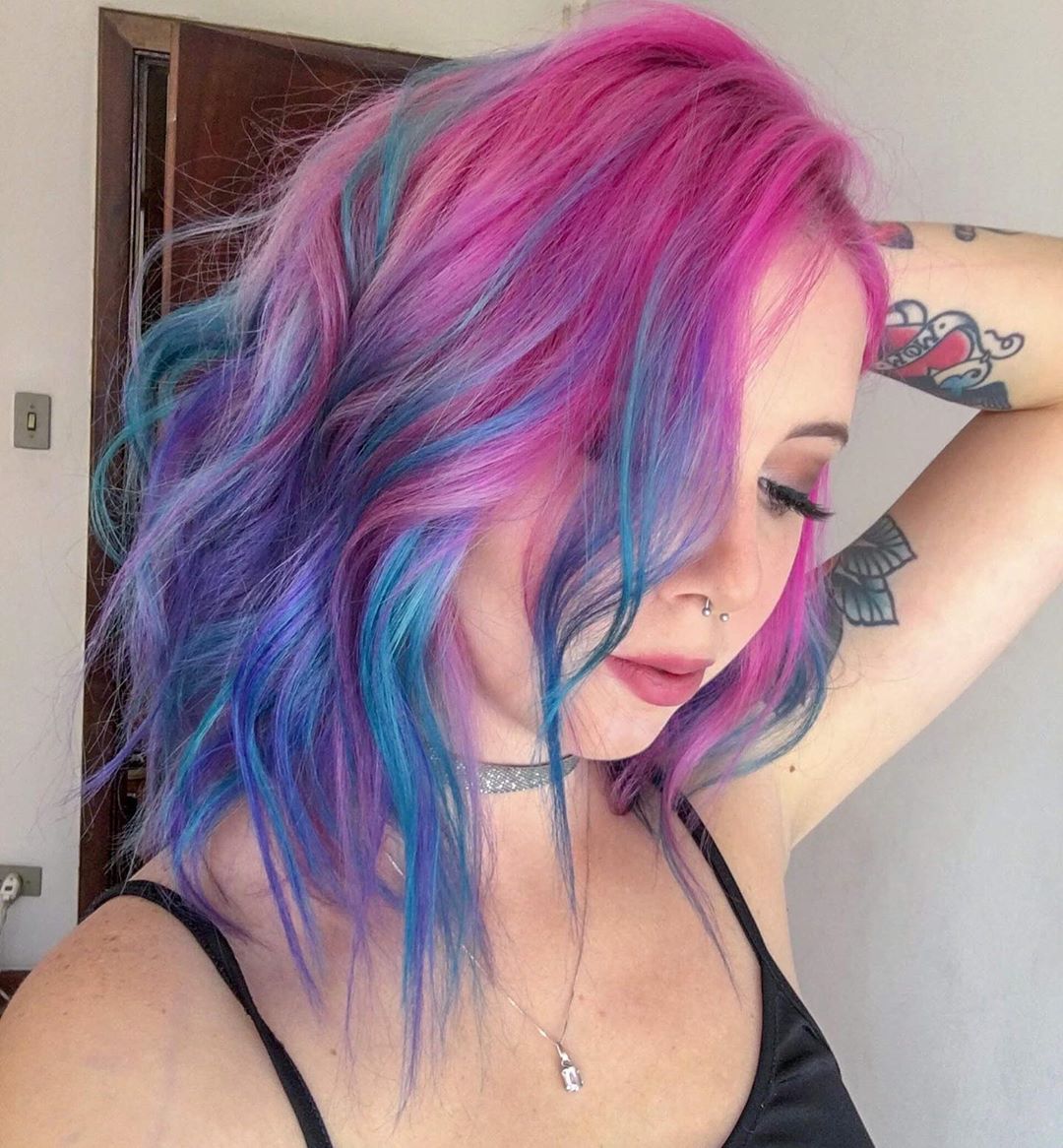 cabelo rosa e azul