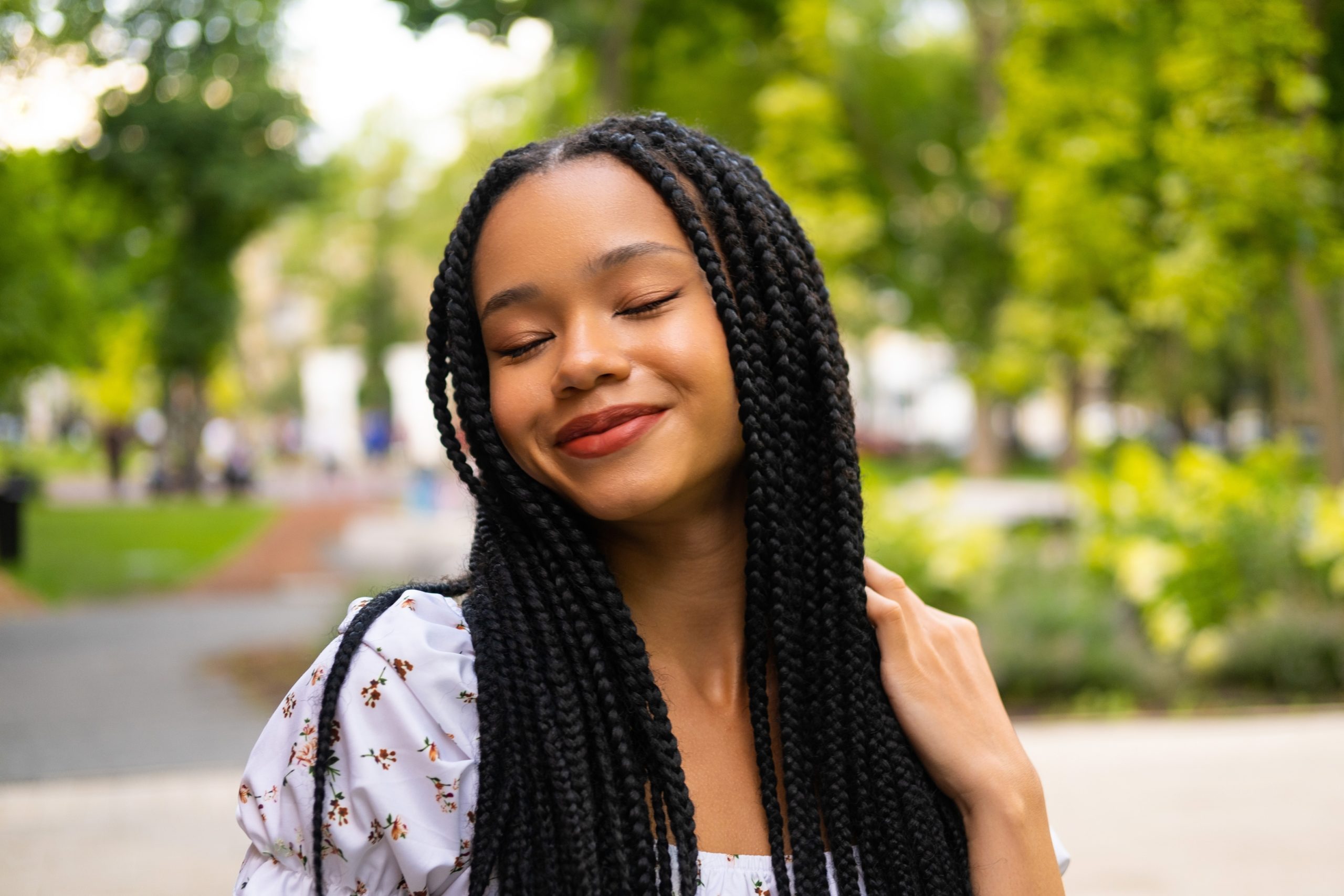 Nutrição e Proteção
4. Cortes Modernos e Estilos Tradicionais: Encontre o Penteado Afro Perfeito para Você
5. Desmistificando o Cabelo Crespo: Dicas Práticas para Saúde e Volume Duradouro
