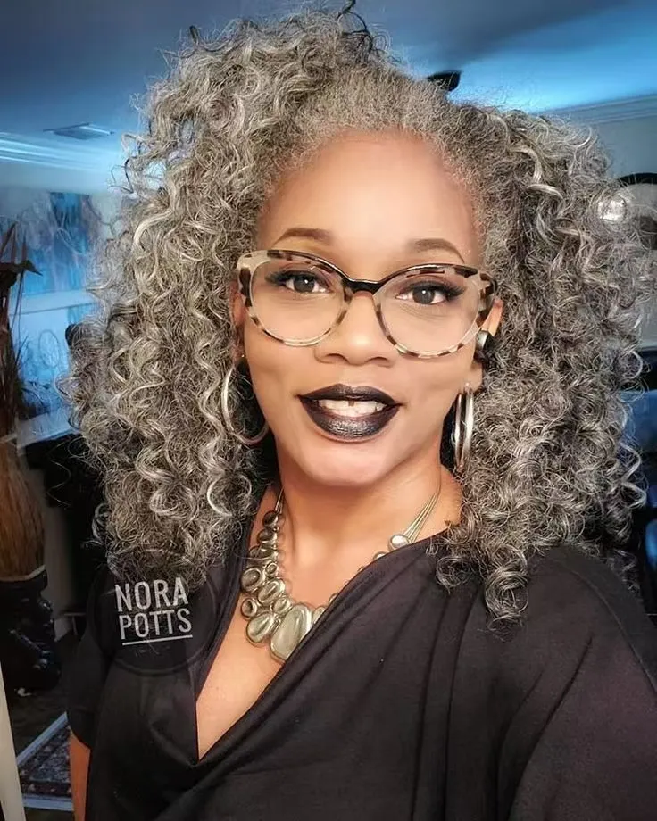 pixie grisalho negro