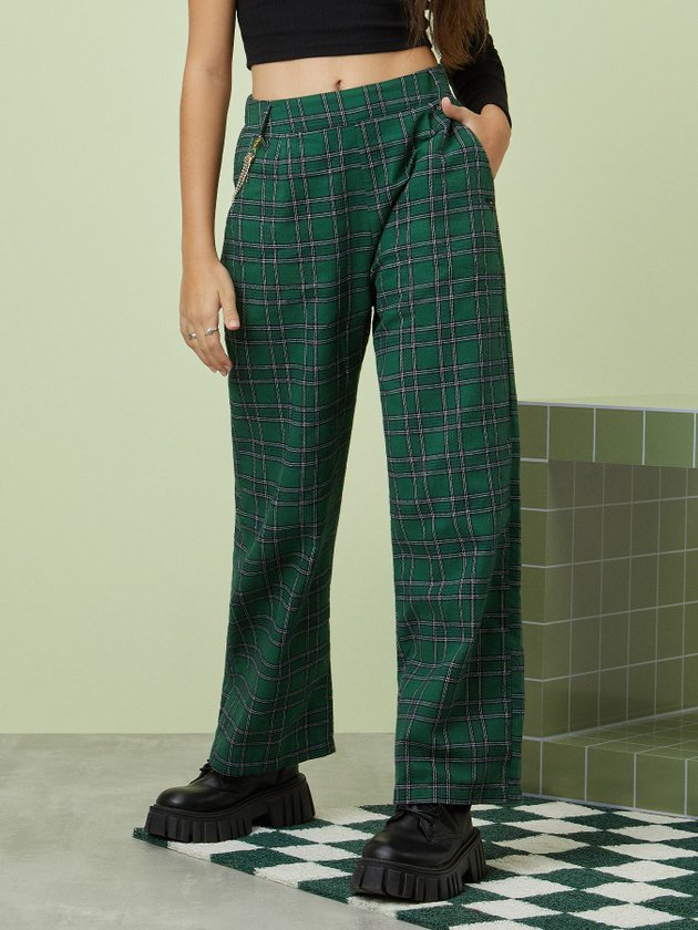 Calça Xadrez: 5 Maneiras de Usar no Street Style e Casual Chic
