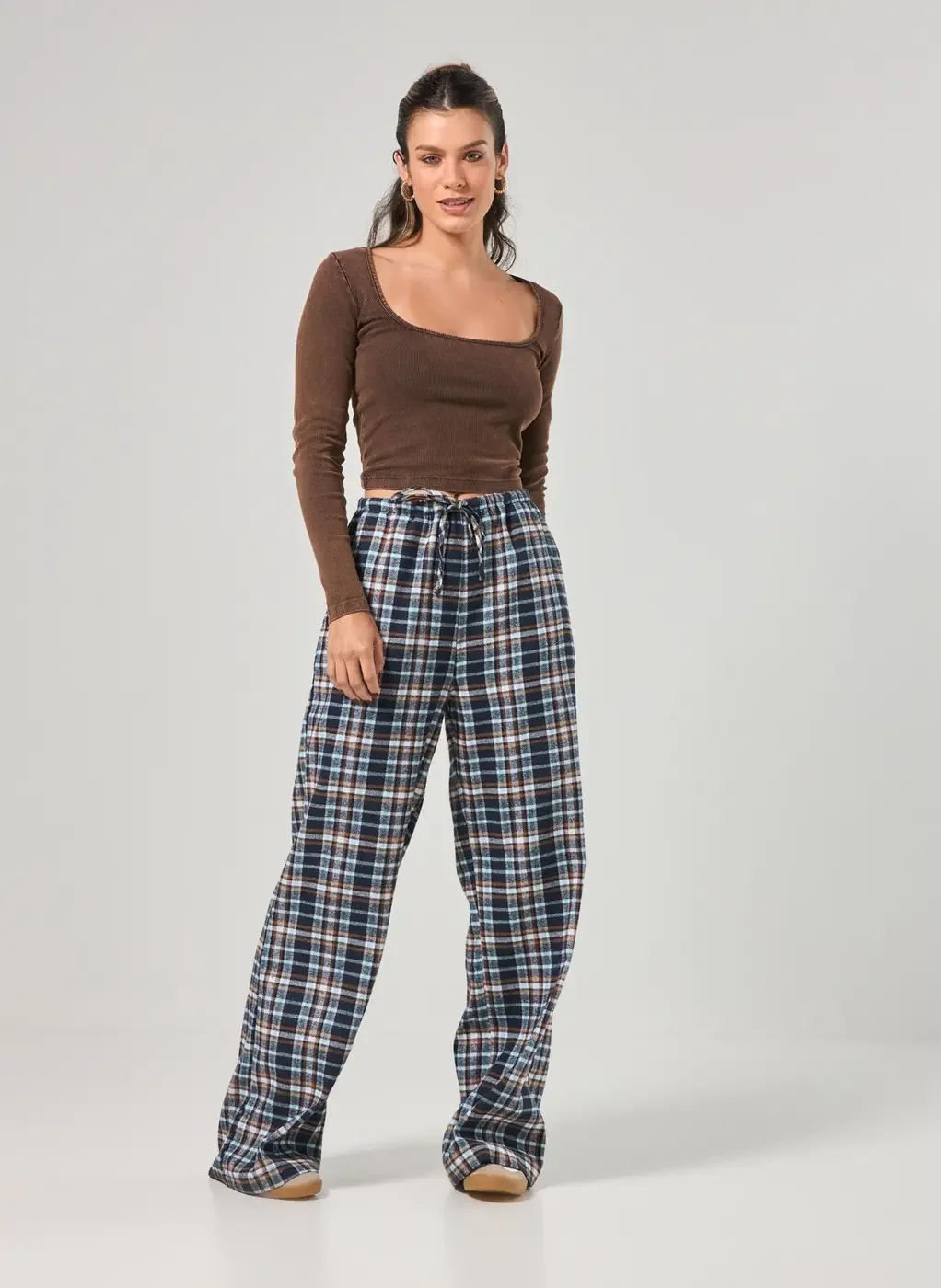 Tendências de Calça Xadrez 2025-2026: Modelagens e Cores em Alta