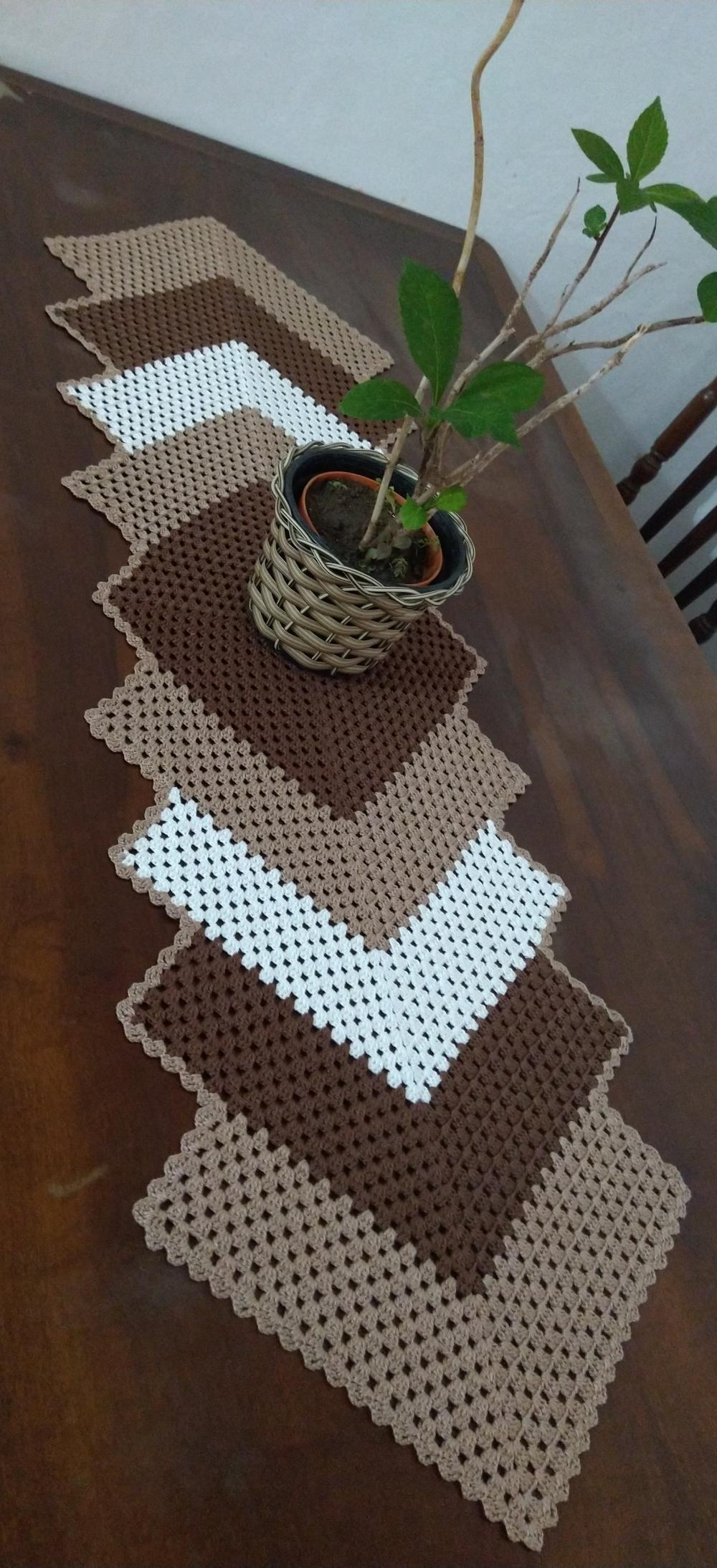 caminho de mesa de crochê novo