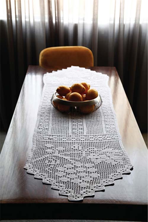 caminho de mesa de crochê novo