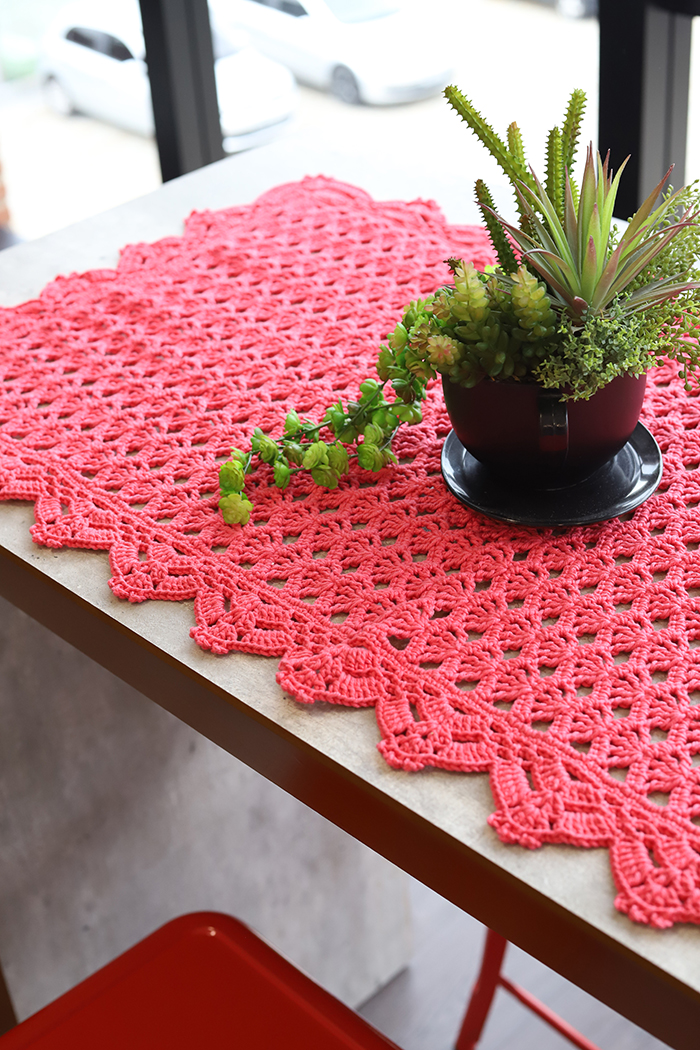 caminho de mesa de crochê novo
