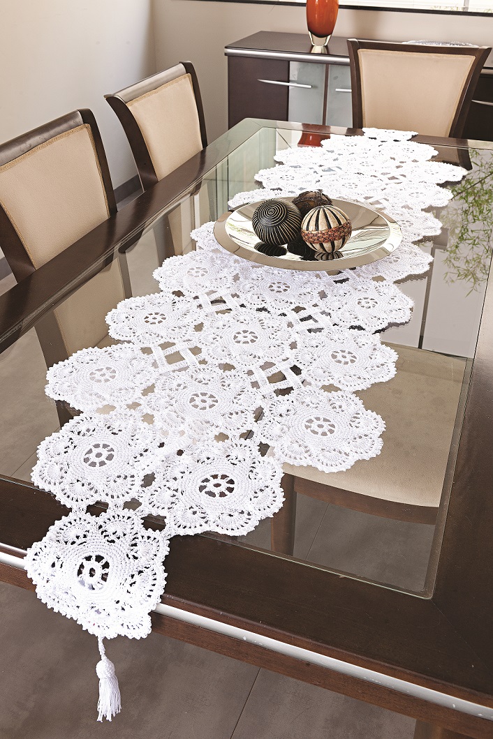 caminho de mesa de crochê novo