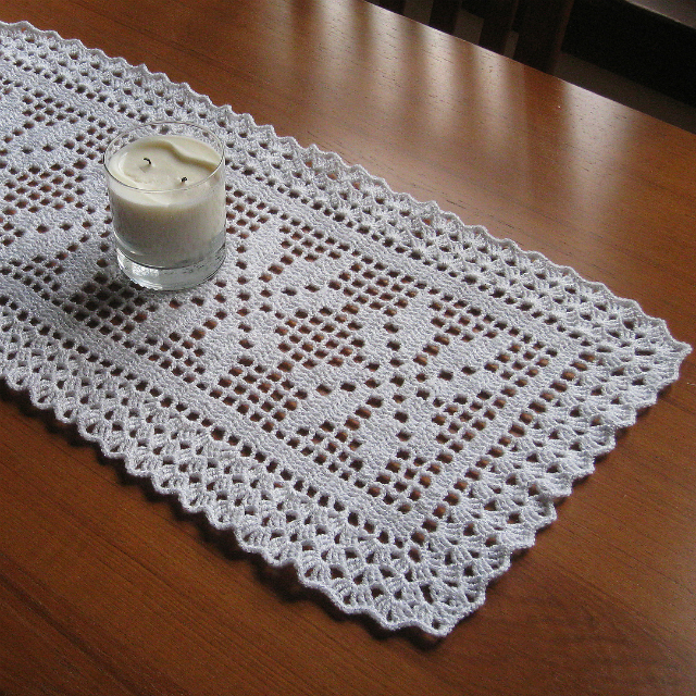 caminho de mesa de crochê novo