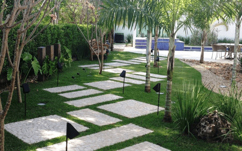 caminhos de jardim com pedras