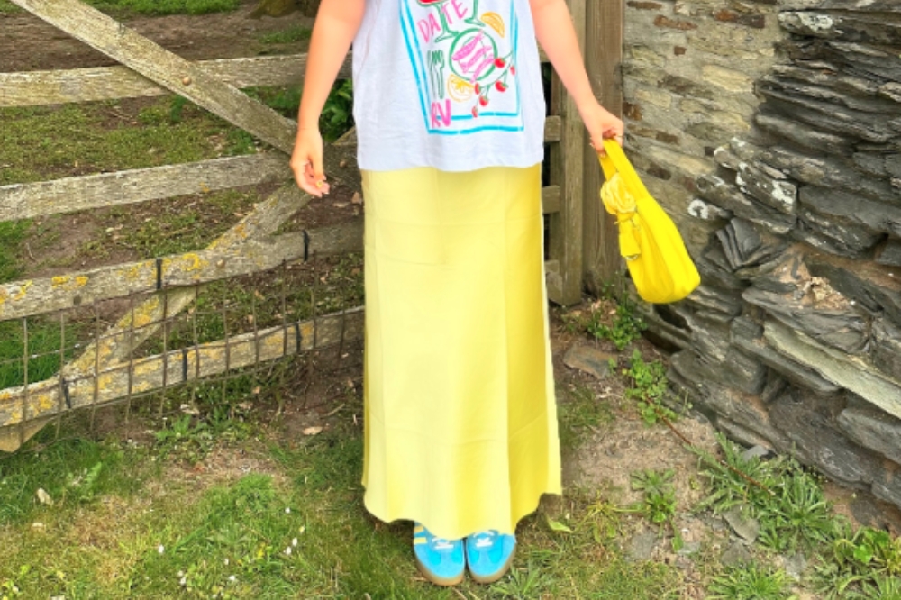 camiseta oversized saia midi custo beneficio