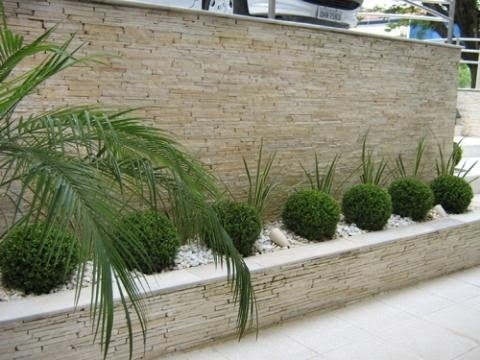 canteiro de plantas para fachada
