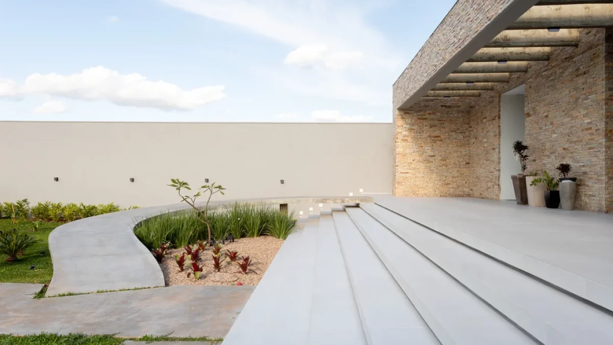 revestimento amadeirado para muro