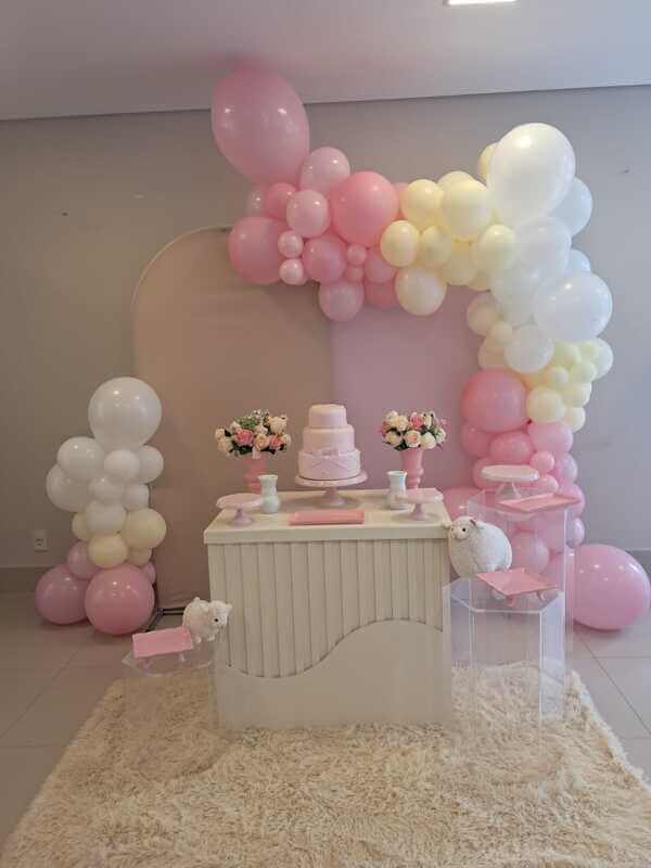 decoração chá de bebê menina tema nuvens