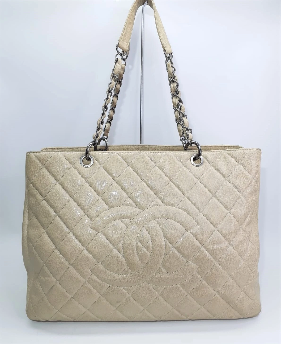 Bolsa Chanel Boy vs. Clássica: Qual Escolher para Seu Estilo?