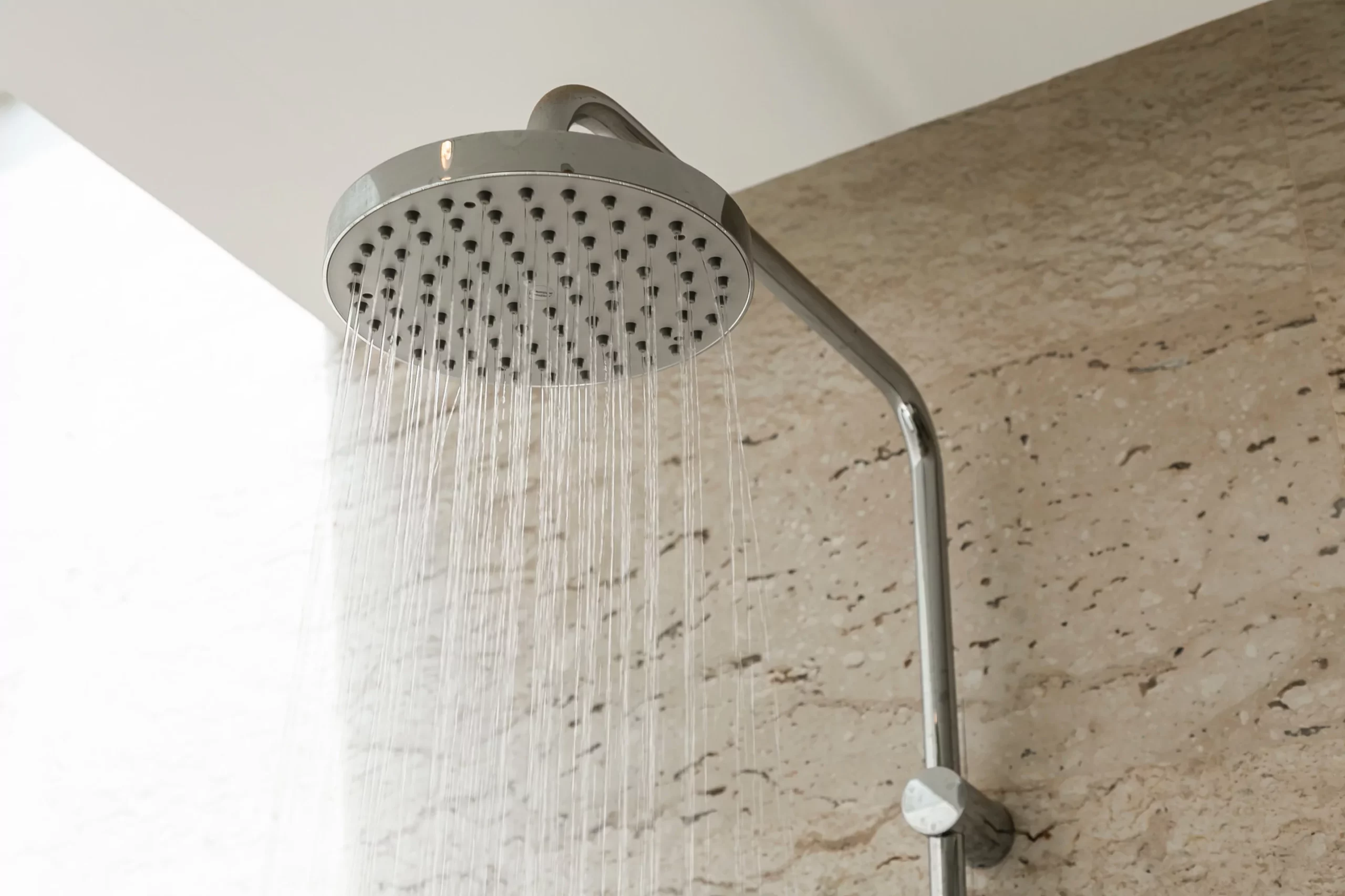 chuveiro a gás ou elétrico qual mais econômico