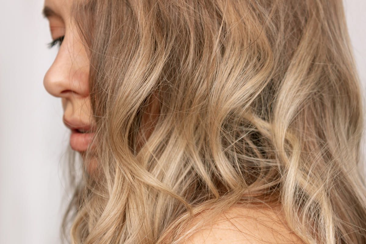 clarear cabelo com mel e canela